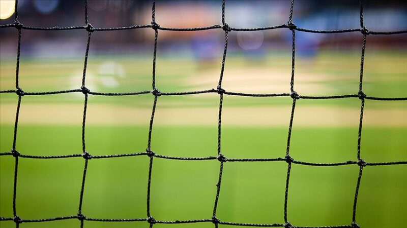 Halı sahalarda uygulanacak tedbirler açıklandı Halı Saha Futbol Federasyonu, yarın açılacak tesislerde yeni tip koronavirüsten