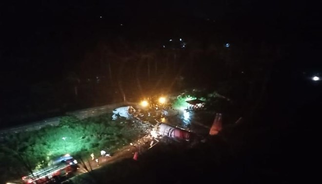 Hindistan’da uçak kazası: En az 2 ölü, 35 yaralı