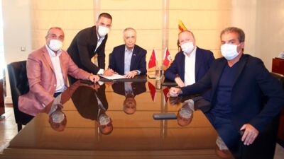Süper Lig ekiplerinden Galatasaray, eski kaptanı Arda Turan ile anlaşmaya