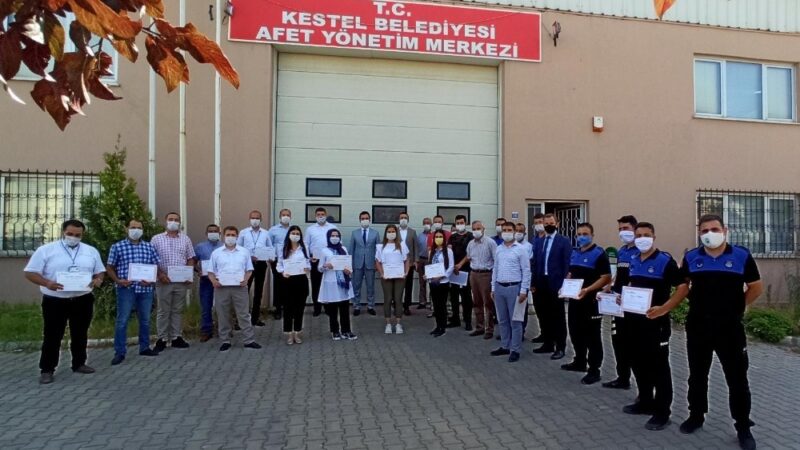 Kestel Belediye Başkanı Önder Tanır ve Kestel Kaymakamı Ahmet Karakaya,