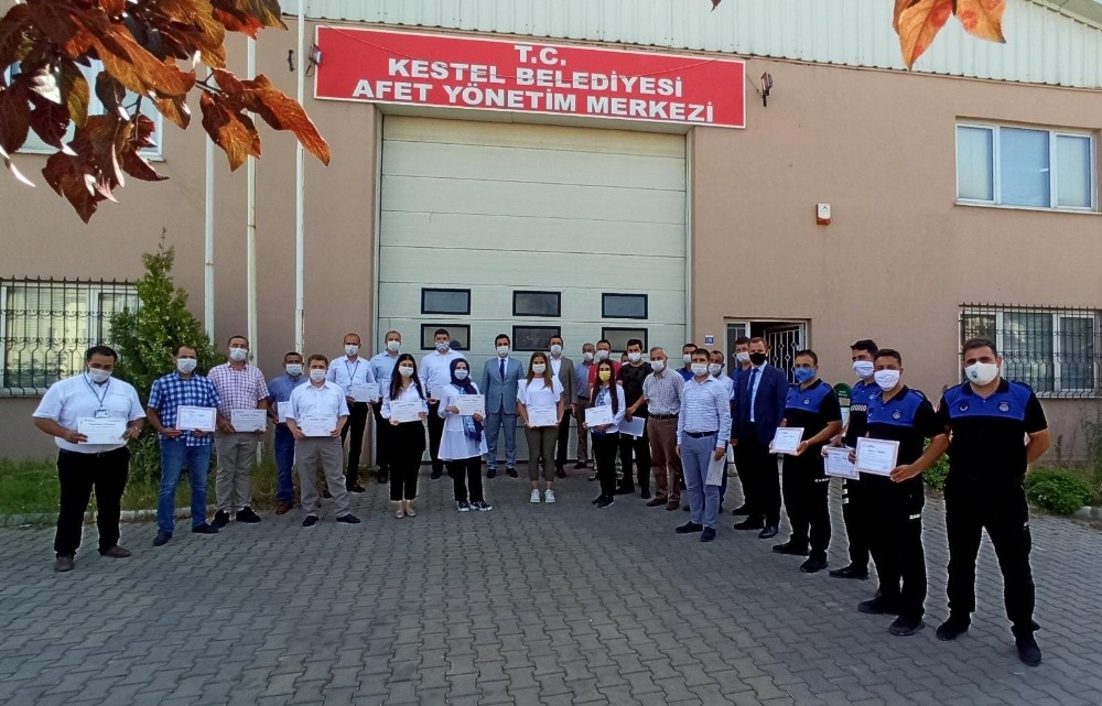 Pandemi sürecinde yoğun mesai harcayan personele başarı belgesi Pandemi sürecinde yoğun mesai harcayan personele başarı belgesi