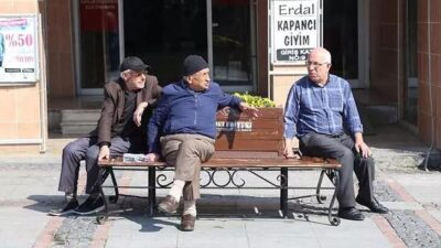 Kararlar peş peşe geldi! 65 yaş ve üsüne yasaklandı