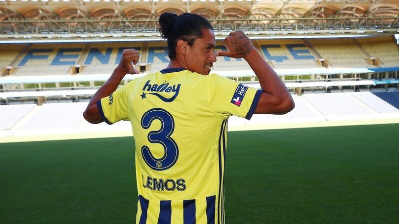 Fenerbahçe’den bir transfer daha! Fenerbahçe, Uruguaylı futbolcu Mauricio Lemos'u kadrosuna kattı.