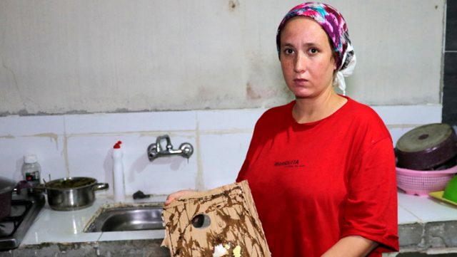 Mide bulandıran olay! Vatandaşlar isyan etti: Çocukların ağzından çıkıyor!