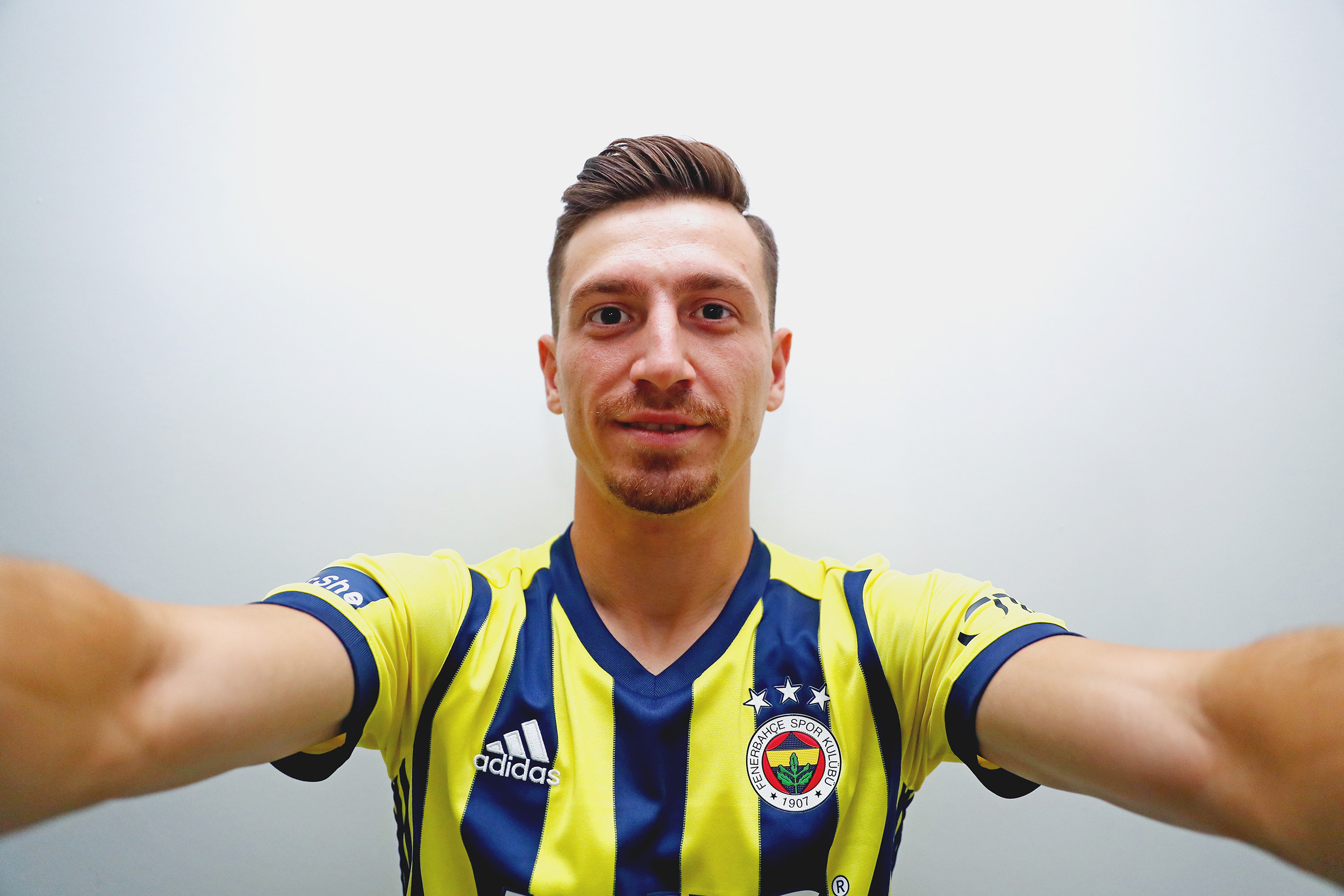 F.Bahçe imzayı attırdı... 4 yıllık anlaşma... 2 mert2