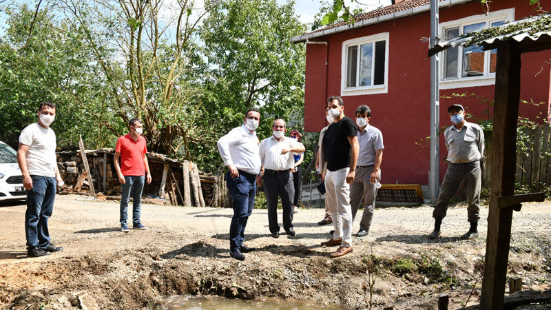 Dolu ve sel felaketini yaşayan mahallelerin yaraları sarıldı Mustafakemalpaşa Belediye Başkanı Mehmet Kanar, Cumartesi günü aniden bastıran ve