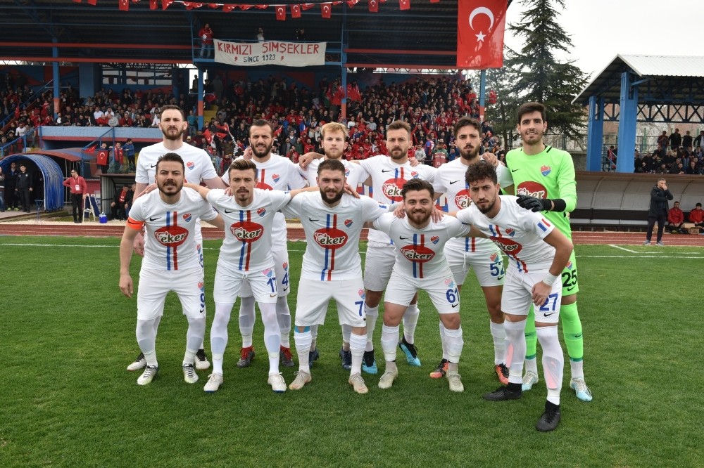 Mustafakemalpaşaspor Belediye BAL Ligine yükseldi Mustafakemalpaşaspor Belediye BAL Ligine yükseldi