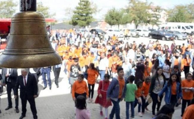 Okulların açılış tarihiyle ilgili dikkat çeken açıklama