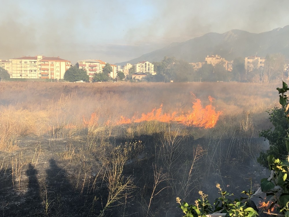 Bursa şehir merkezinde yangın! Bursa şehir merkezinde yangın!