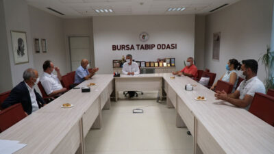 ‘Tüm sağlık çalışanlarının yanındayız’