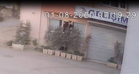 Teknoloji faresi önce kameraya sonra polise yakalandı… Teknoloji faresi önce kameraya sonra polise yakalandı…