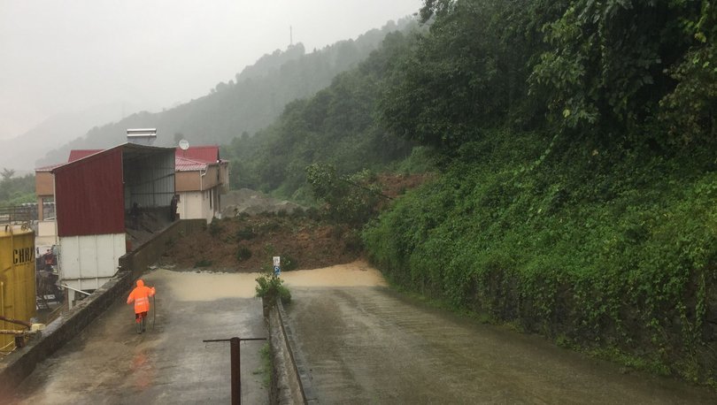 Trabzon’da sel ve heyelan: 1 ölü