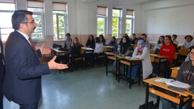 Yıldırım Belediyesi YKS tercihinde gençlerin yanında