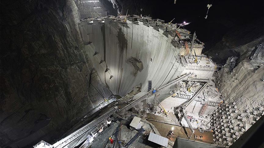 Türkiye’nin en yüksek barajında son 50 metre