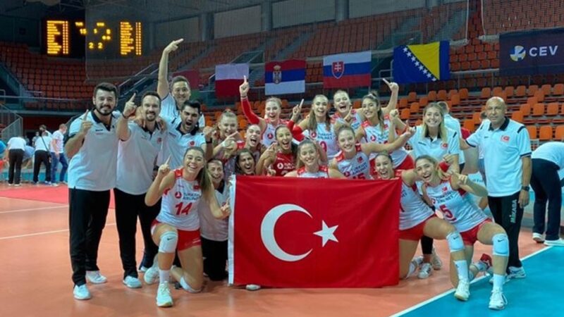Türkiye, CEV U19 Genç Kızlar Avrupa Şampiyonası finalinde Sırbistan'ı 25-17,
