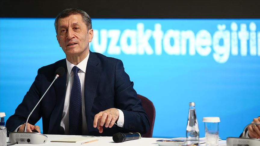 Canlı ders programını paylaştı… Canlı ders programını paylaştı…