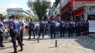 Sosyal mesafeyi unutup, yıkımı izlediler