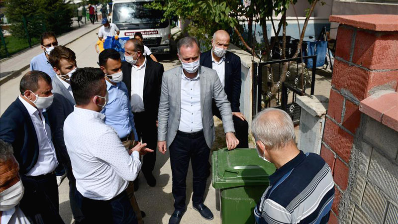 Bireysel çöp konteyner uygulaması Fatih Mahallesi’nde devam ediyor