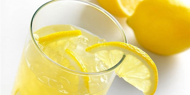 Her gün 1 bardak limonlu su ve vücutta yarattığı 13 değişiklik! Her gün 1 bardak limonlu su ve vücutta yarattığı 13 değişiklik!