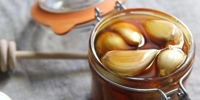 7 gün boyunca sarımsak ve bal yediğinizde vücudunuza neler olur?