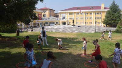 Emine Örnek Okullarında pandemide açık hava derslikleri