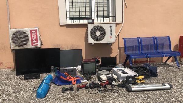 Bursa’da polis müşteri gibi iletişime geçtiği hırsızları yakaladı Bursa’da polis müşteri gibi iletişime geçtiği hırsızları yakaladı