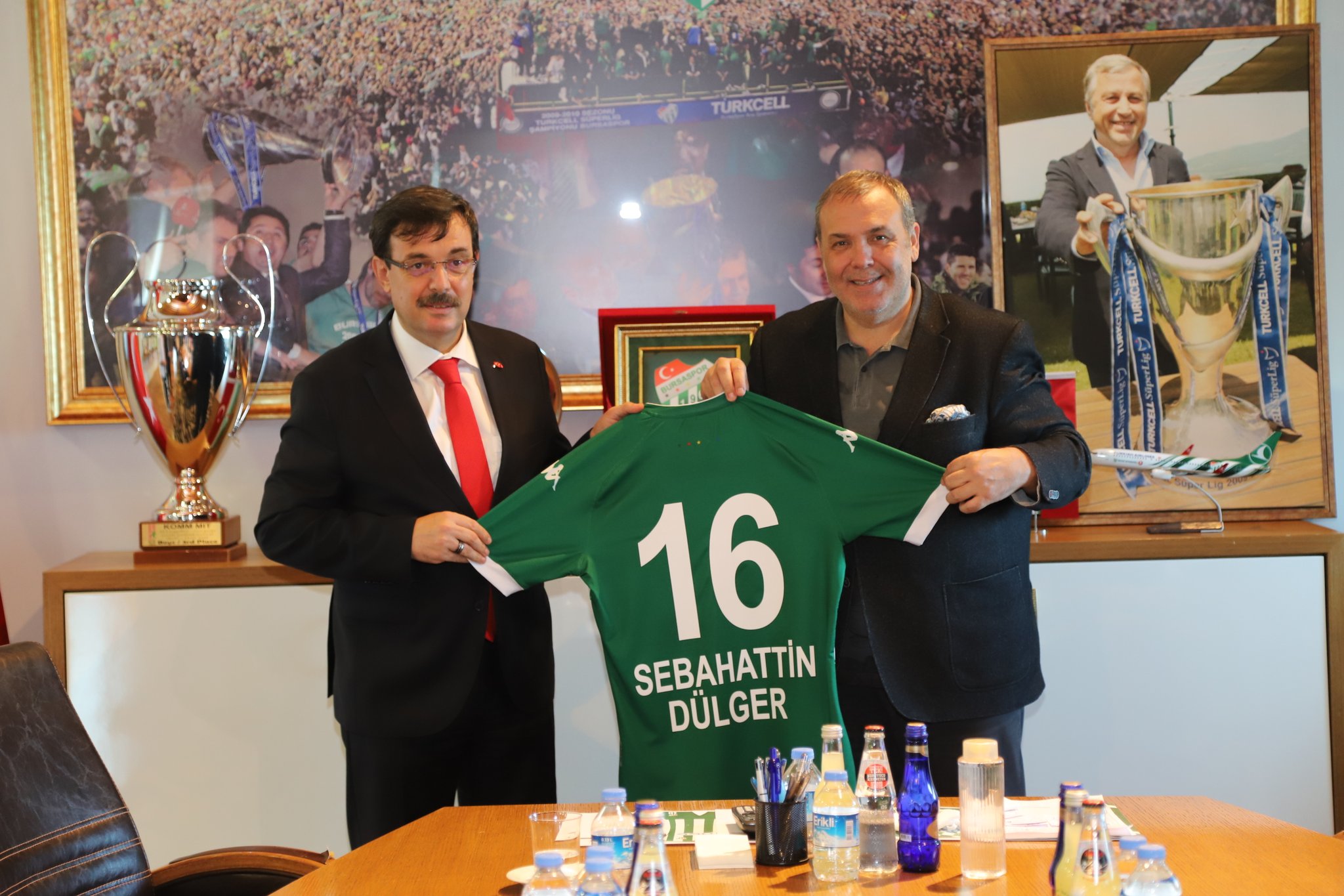 Kamat’ın özel konukları