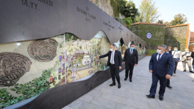 Altıparmak’a anı duvarı