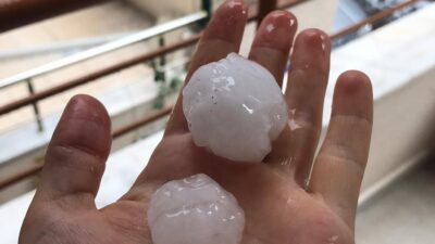 İstanbul’u yağmur ve dolu vurdu!