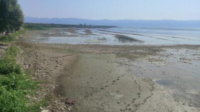 İznik Gölü’nde korkutan çekilme!