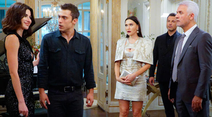 Yasak Elma’nın oyuncuları dans videosuyla gündem oldu! Yasak Elma’nın oyuncuları dans videosuyla gündem oldu!