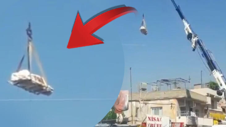 Evinde ölü bulundu, cenazesi vinç yardımıyla çıkartıldı