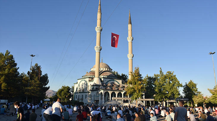 İlde camilerden anons yapılıyor! Vali uyardı: ‘Keşke yapmasaydım’ İlde camilerden anons yapılıyor! Vali uyardı: ‘Keşke yapmasaydım’