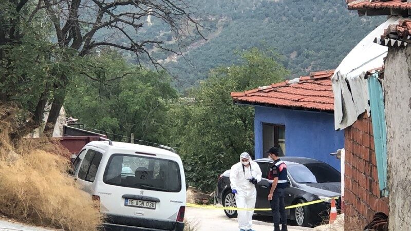 Bursa’da çığlıklarına karşılık bulamadı, kardeş katili oldu Bursa'da suç makinesi kardeşi; anne ve babasını feci şekilde dövünce