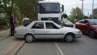 Bursa’da kamyon, çarptığı otomobili metrelerce sürükledi