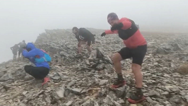 Uludağ’da fırtınaya yakalandılar! O anlar kamerada