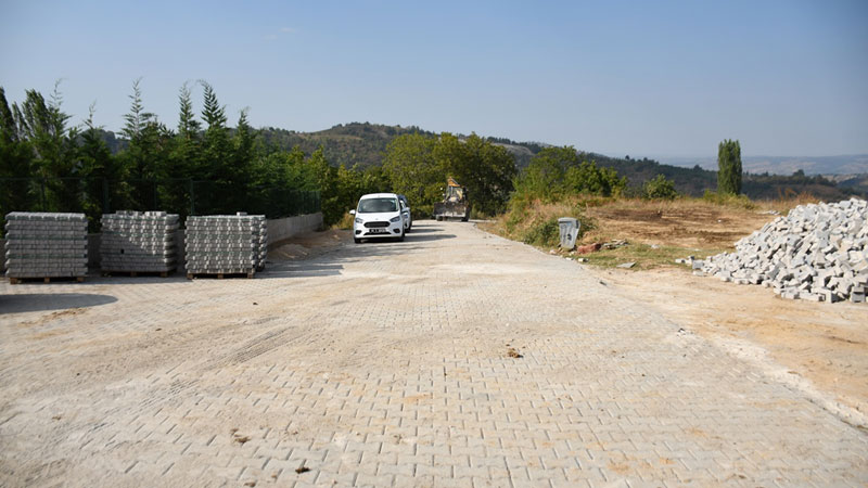 Hayriye Mahallesi’nde parke taşı uygulaması sürüyor