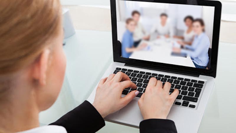 Canlı derslere davetsiz misafir!