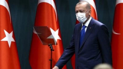 Erdoğan’ın katıldığı toplantı için korona testi yaptıran belediye başkanı pozitif çıktı