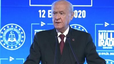 ‘Darbeler Türk demokrasi kültürünü zehirlemiştir’