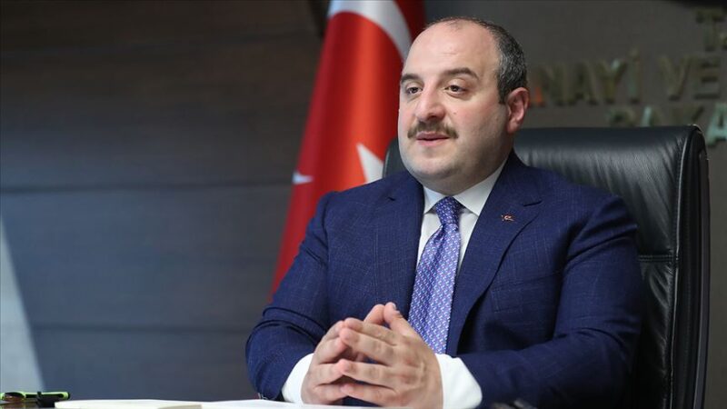 Bakan Varank’tan yerli aşı açıklaması Sanayi ve Teknoloji Bakanı Varank, Kovid-19'a karşı yürütülen aşı çalışmalarına