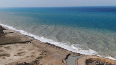 Köylüler isyan etti! Deniz kahverengiye döndü