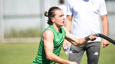Bursaspor’un genç yıldızı başarıya doymuyor! 3 pozisyondan 1’ini gol…
