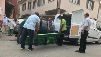 Ambulans şoförü canına kıydı