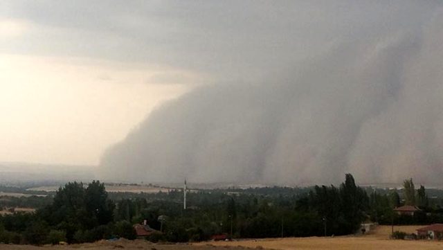 Ankara’nın ardından bir ilimizi daha kum fırtınası vurdu
