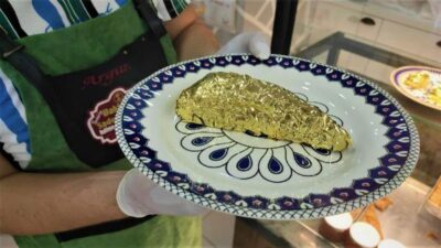 Bursa’da altın kaplamalı baklava yaptı! Dilimini 550 liradan satıyor