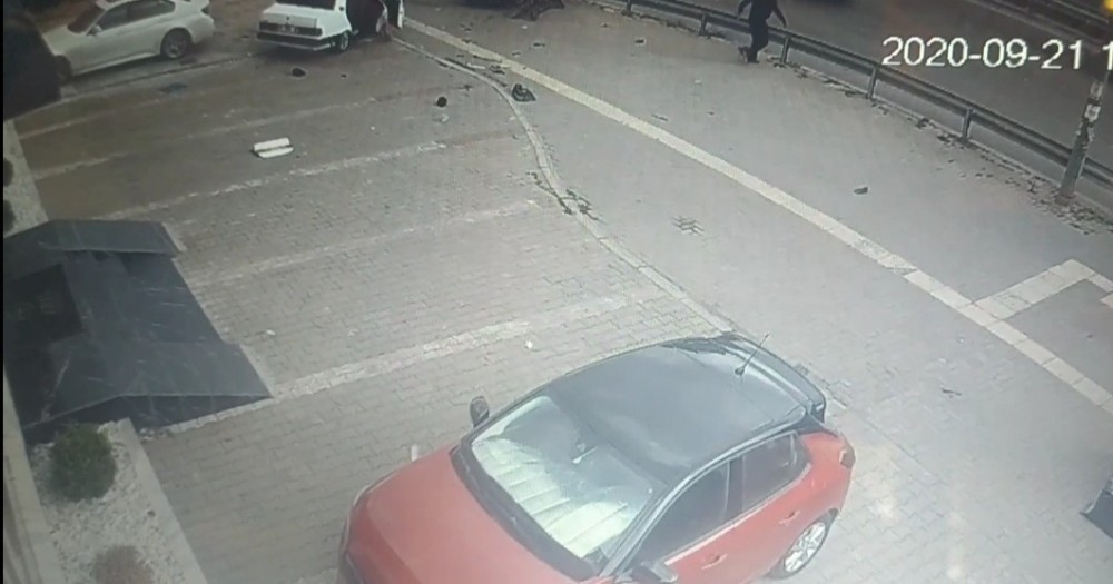 Yok böyle talihsizlik! Bursa bozulan araçlarını çalıştırmak için iterken…