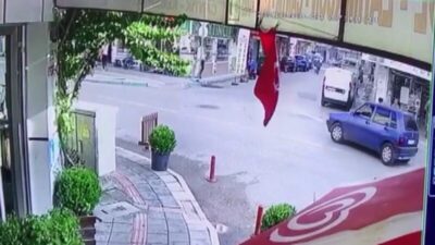 Bursa’da inanılmaz olay…Kapı açıldı çocuk böyle düştü
