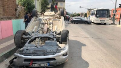 Bursa’da feci olay! Kaza yapan oğlunun yanına giderken aracıyla takla attı