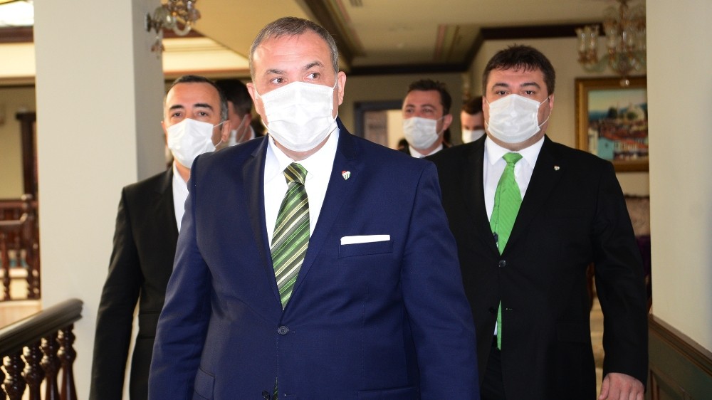 Bursaspor Başkanı Kamat; Resmi teklif yok…